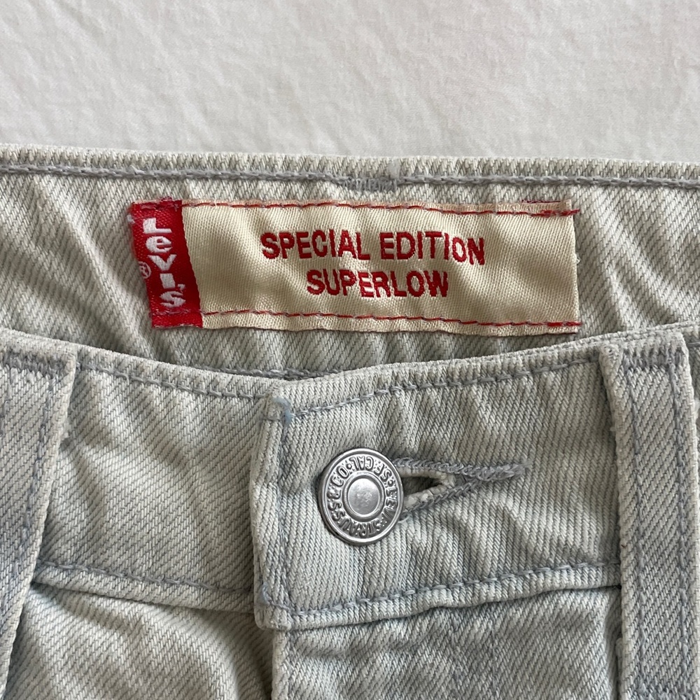 NWT! Levi's 518 Superlow Stone Gray Bootcut Jeans - Picture 2 of 11